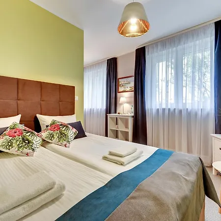 Ξενοδοχείο με διαμερίσματα 730 Art House 3*