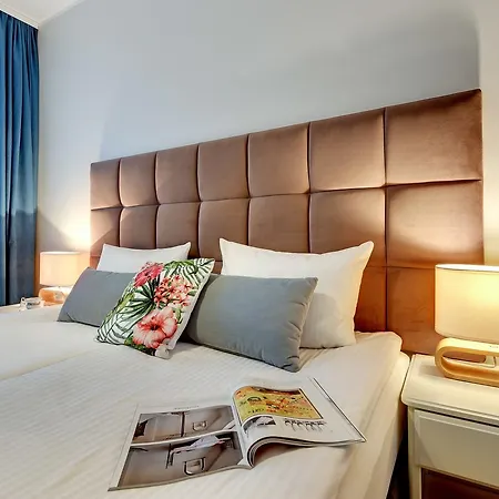 730 Art House Aparthotel